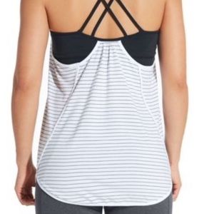 Calia by Carrie Underwood athletic top